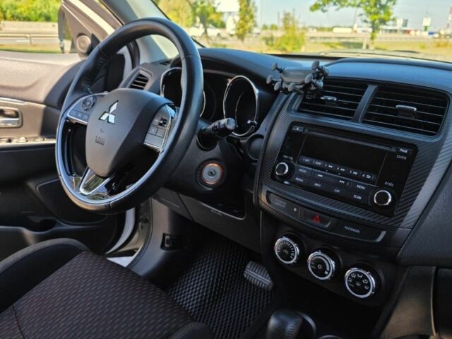 Білий Міцубісі АСХ, об'ємом двигуна 2 л та пробігом 107 тис. км за 12800 $, фото 7 на Automoto.ua