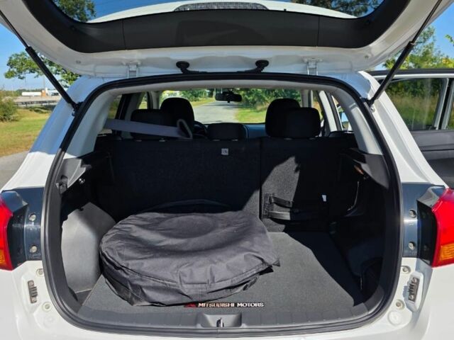 Білий Міцубісі АСХ, об'ємом двигуна 2 л та пробігом 107 тис. км за 12800 $, фото 5 на Automoto.ua