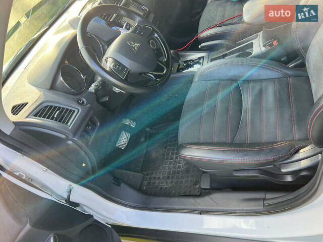 Белый Мицубиси АСХ, объемом двигателя 2 л и пробегом 85 тыс. км за 18000 $, фото 7 на Automoto.ua