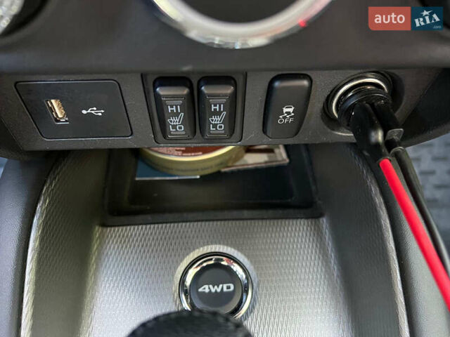 Белый Мицубиси АСХ, объемом двигателя 2 л и пробегом 85 тыс. км за 18000 $, фото 6 на Automoto.ua