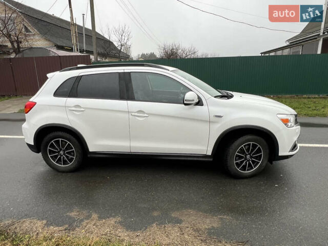 Белый Мицубиси АСХ, объемом двигателя 2 л и пробегом 91 тыс. км за 17700 $, фото 7 на Automoto.ua