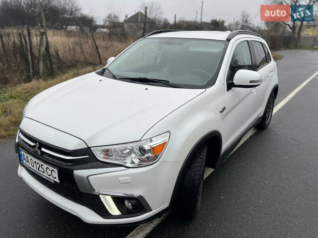 Белый Мицубиси АСХ, объемом двигателя 2 л и пробегом 91 тыс. км за 17700 $, фото 2 на Automoto.ua
