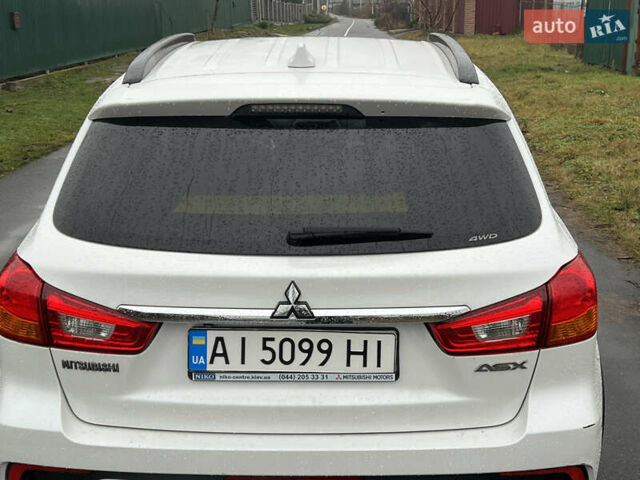 Белый Мицубиси АСХ, объемом двигателя 2 л и пробегом 91 тыс. км за 17700 $, фото 3 на Automoto.ua