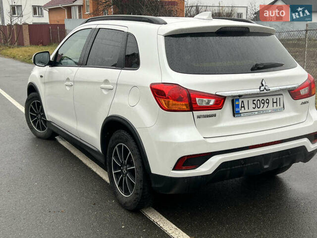 Белый Мицубиси АСХ, объемом двигателя 2 л и пробегом 91 тыс. км за 17700 $, фото 5 на Automoto.ua
