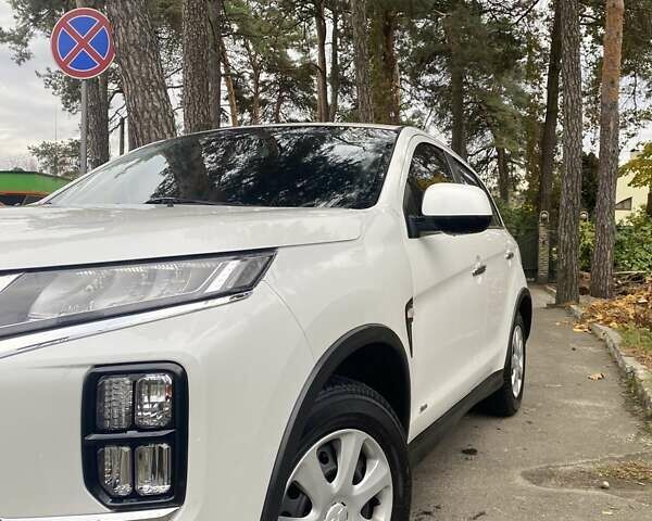 Белый Мицубиси АСХ, объемом двигателя 1.59 л и пробегом 85 тыс. км за 17200 $, фото 11 на Automoto.ua