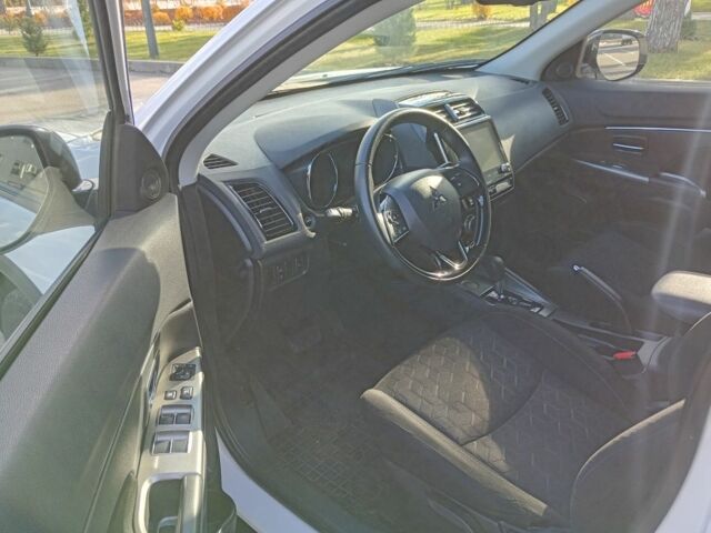 Белый Мицубиси АСХ, объемом двигателя 2 л и пробегом 90 тыс. км за 16500 $, фото 5 на Automoto.ua