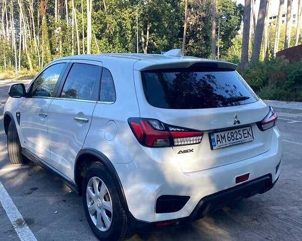 Белый Мицубиси АСХ, объемом двигателя 1.59 л и пробегом 83 тыс. км за 17900 $, фото 9 на Automoto.ua