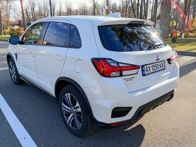 Белый Мицубиси АСХ, объемом двигателя 2 л и пробегом 90 тыс. км за 16500 $, фото 4 на Automoto.ua