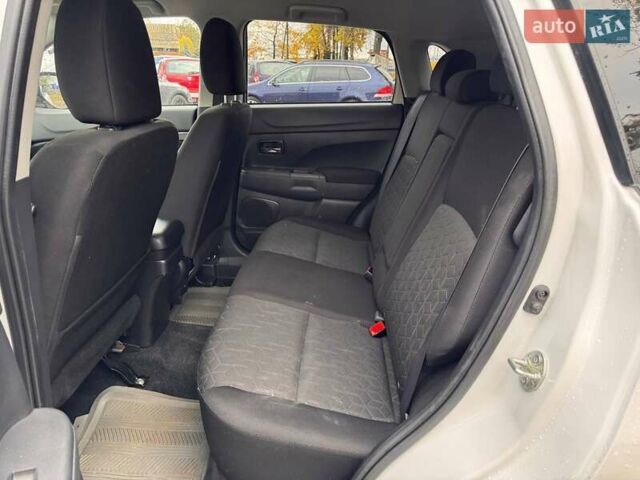 Білий Міцубісі АСХ, об'ємом двигуна 2.4 л та пробігом 136 тис. км за 17500 $, фото 1 на Automoto.ua