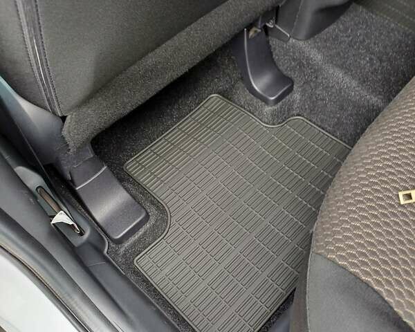 Белый Мицубиси АСХ, объемом двигателя 1.6 л и пробегом 61 тыс. км за 17300 $, фото 30 на Automoto.ua