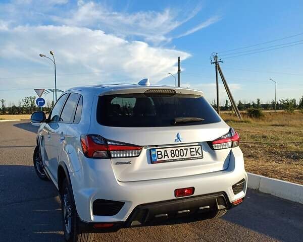 Белый Мицубиси АСХ, объемом двигателя 1.6 л и пробегом 61 тыс. км за 17300 $, фото 14 на Automoto.ua