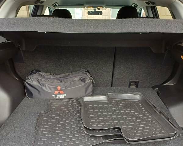 Белый Мицубиси АСХ, объемом двигателя 1.6 л и пробегом 61 тыс. км за 17300 $, фото 41 на Automoto.ua