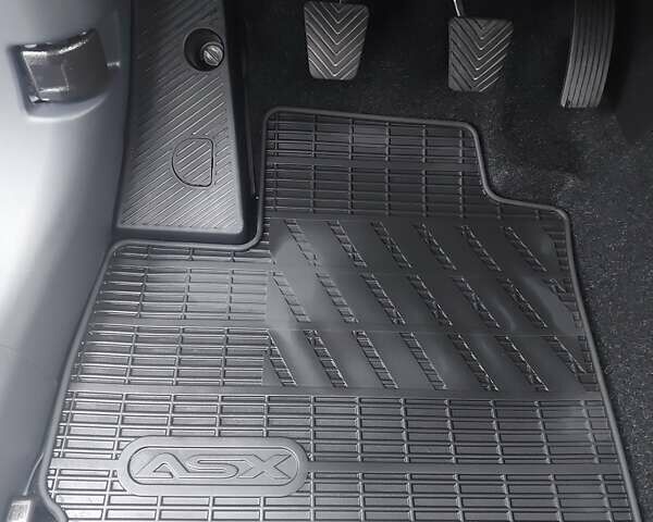 Белый Мицубиси АСХ, объемом двигателя 1.6 л и пробегом 61 тыс. км за 17300 $, фото 46 на Automoto.ua