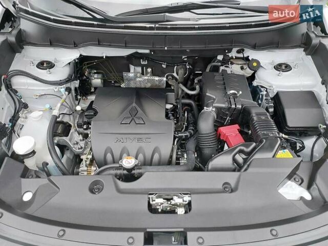 Белый Мицубиси АСХ, объемом двигателя 1.6 л и пробегом 61 тыс. км за 17300 $, фото 18 на Automoto.ua