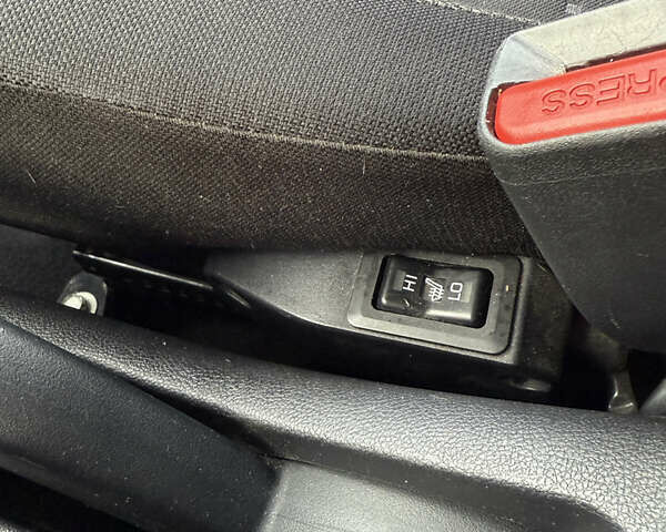 Черный Мицубиси АСХ, объемом двигателя 1.8 л и пробегом 150 тыс. км за 7800 $, фото 15 на Automoto.ua