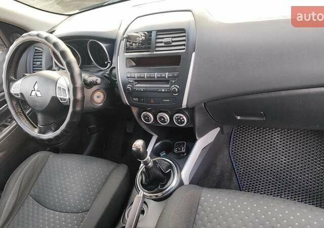 Чорний Міцубісі АСХ, об'ємом двигуна 1.8 л та пробігом 196 тис. км за 10400 $, фото 7 на Automoto.ua