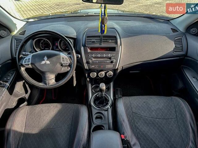 Черный Мицубиси АСХ, объемом двигателя 1.8 л и пробегом 253 тыс. км за 8200 $, фото 4 на Automoto.ua