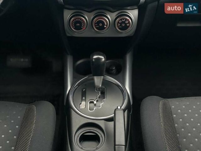 Черный Мицубиси АСХ, объемом двигателя 1.8 л и пробегом 138 тыс. км за 10900 $, фото 13 на Automoto.ua