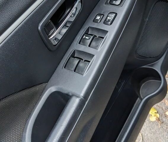 Черный Мицубиси АСХ, объемом двигателя 1.8 л и пробегом 140 тыс. км за 11200 $, фото 16 на Automoto.ua