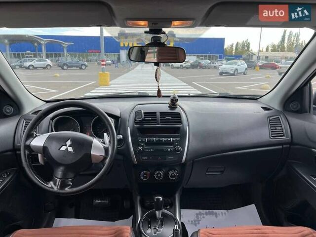 Черный Мицубиси АСХ, объемом двигателя 1.8 л и пробегом 210 тыс. км за 9999 $, фото 12 на Automoto.ua