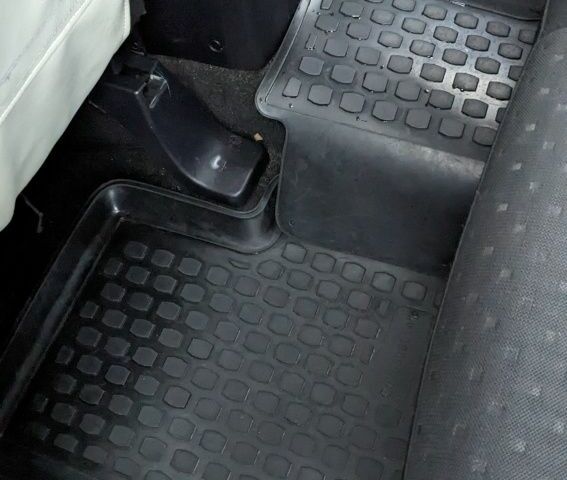 Черный Мицубиси АСХ, объемом двигателя 1.8 л и пробегом 140 тыс. км за 11200 $, фото 19 на Automoto.ua