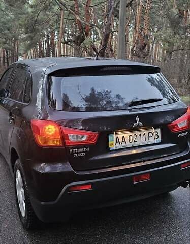 Черный Мицубиси АСХ, объемом двигателя 1.59 л и пробегом 226 тыс. км за 8700 $, фото 4 на Automoto.ua