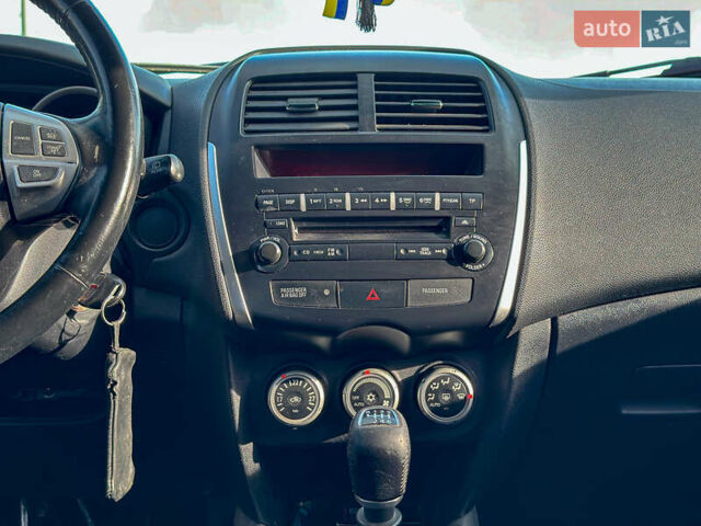 Черный Мицубиси АСХ, объемом двигателя 1.8 л и пробегом 253 тыс. км за 8200 $, фото 76 на Automoto.ua