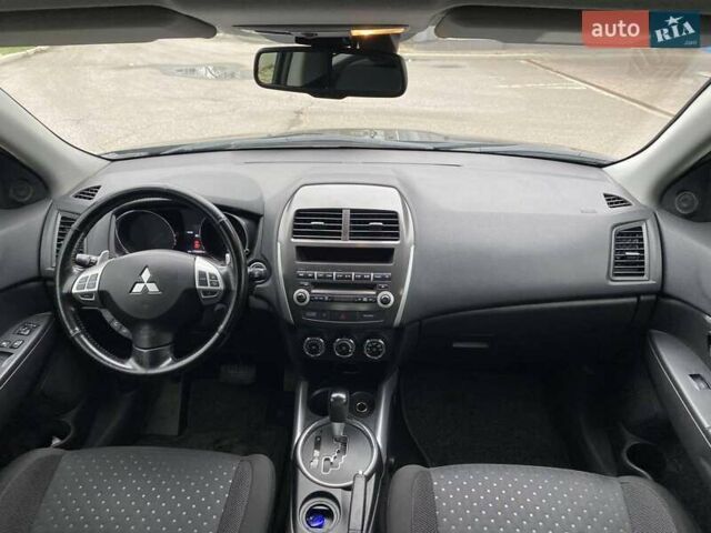 Черный Мицубиси АСХ, объемом двигателя 1.8 л и пробегом 175 тыс. км за 10900 $, фото 31 на Automoto.ua