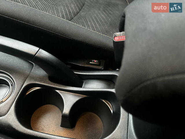 Черный Мицубиси АСХ, объемом двигателя 1.8 л и пробегом 195 тыс. км за 9000 $, фото 17 на Automoto.ua