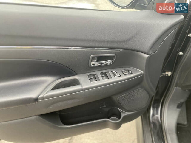 Чорний Міцубісі АСХ, об'ємом двигуна 2.3 л та пробігом 176 тис. км за 13700 $, фото 17 на Automoto.ua