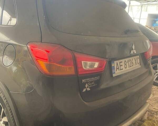 Чорний Міцубісі АСХ, об'ємом двигуна 2 л та пробігом 180 тис. км за 14000 $, фото 6 на Automoto.ua