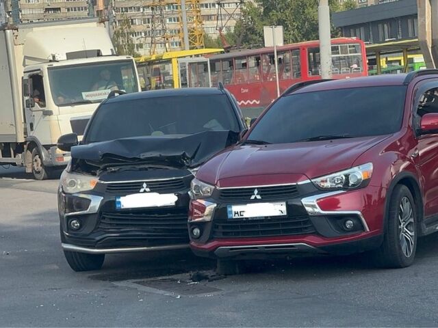 Черный Мицубиси АСХ, объемом двигателя 0 л и пробегом 180 тыс. км за 14500 $, фото 1 на Automoto.ua