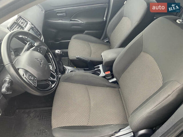 Черный Мицубиси АСХ, объемом двигателя 1.6 л и пробегом 192 тыс. км за 11400 $, фото 19 на Automoto.ua