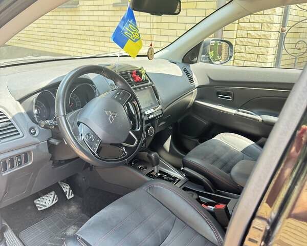 Чорний Міцубісі АСХ, об'ємом двигуна 2 л та пробігом 75 тис. км за 19000 $, фото 3 на Automoto.ua
