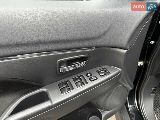 Чорний Міцубісі АСХ, об'ємом двигуна 2 л та пробігом 77 тис. км за 15999 $, фото 9 на Automoto.ua