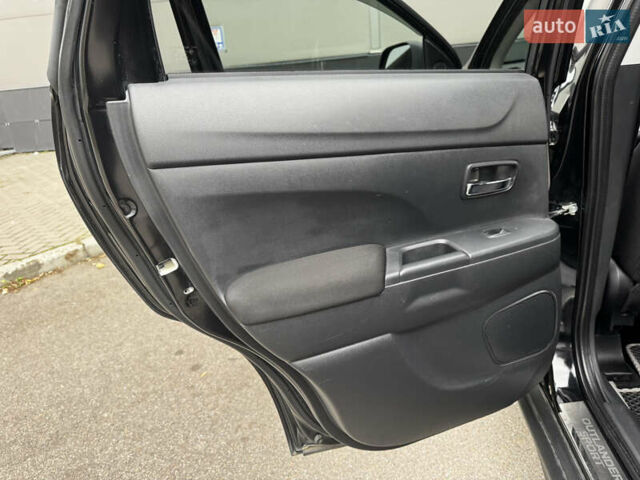 Чорний Міцубісі АСХ, об'ємом двигуна 2 л та пробігом 77 тис. км за 15999 $, фото 13 на Automoto.ua