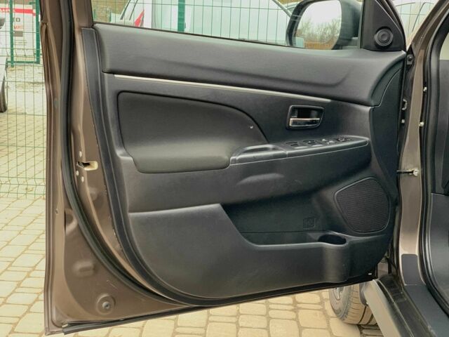 Коричневый Мицубиси АСХ, объемом двигателя 1.8 л и пробегом 202 тыс. км за 11755 $, фото 8 на Automoto.ua