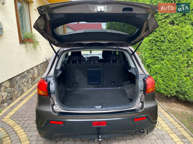 Коричневый Мицубиси АСХ, объемом двигателя 1.8 л и пробегом 327 тыс. км за 8900 $, фото 5 на Automoto.ua