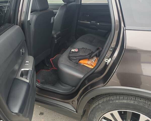 Коричневый Мицубиси АСХ, объемом двигателя 2 л и пробегом 40 тыс. км за 20000 $, фото 18 на Automoto.ua