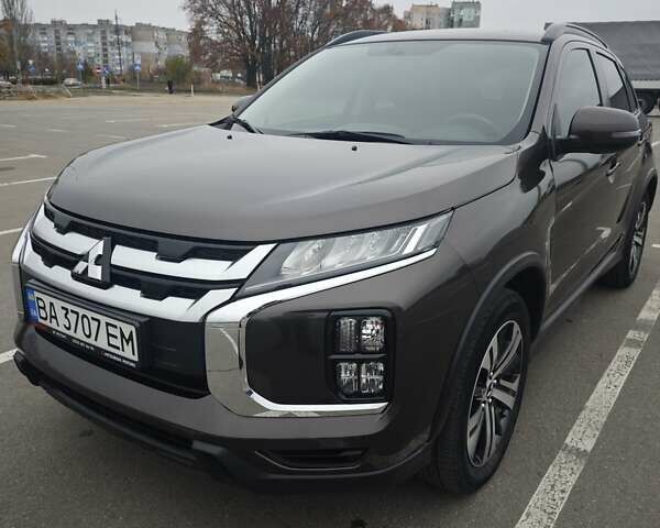 Коричневый Мицубиси АСХ, объемом двигателя 2 л и пробегом 40 тыс. км за 20000 $, фото 3 на Automoto.ua