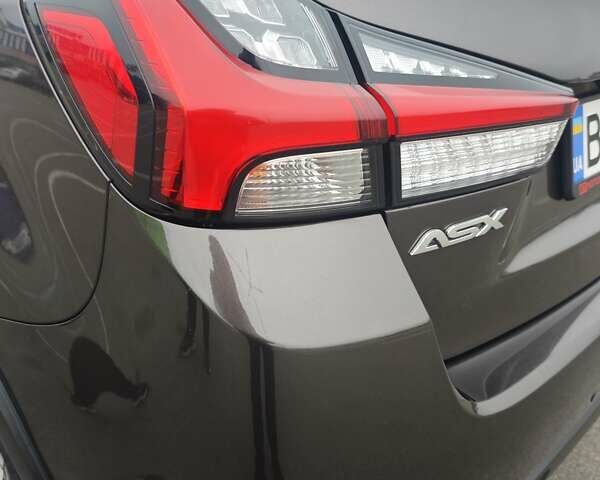 Коричневый Мицубиси АСХ, объемом двигателя 2 л и пробегом 40 тыс. км за 20000 $, фото 7 на Automoto.ua