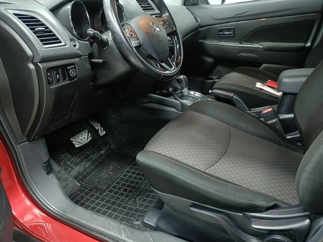 Красный Мицубиси АСХ, объемом двигателя 2 л и пробегом 128 тыс. км за 13200 $, фото 5 на Automoto.ua