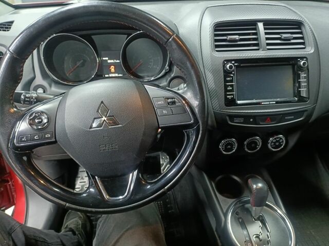 Красный Мицубиси АСХ, объемом двигателя 2 л и пробегом 128 тыс. км за 13200 $, фото 4 на Automoto.ua