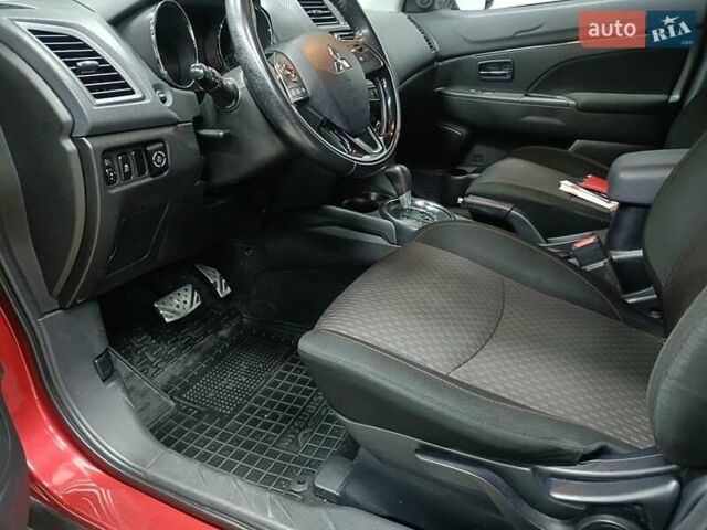 Красный Мицубиси АСХ, объемом двигателя 2 л и пробегом 128 тыс. км за 13200 $, фото 4 на Automoto.ua