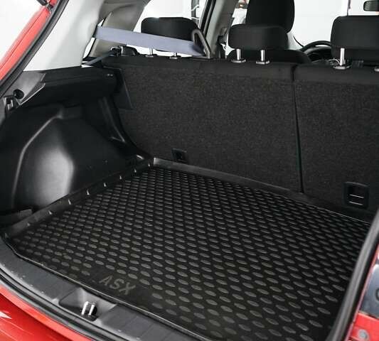 Красный Мицубиси АСХ, объемом двигателя 0 л и пробегом 35 тыс. км за 18000 $, фото 9 на Automoto.ua