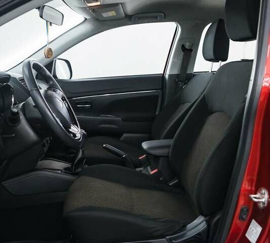 Красный Мицубиси АСХ, объемом двигателя 0 л и пробегом 35 тыс. км за 18000 $, фото 1 на Automoto.ua