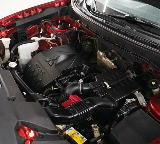 Красный Мицубиси АСХ, объемом двигателя 0 л и пробегом 35 тыс. км за 18000 $, фото 6 на Automoto.ua