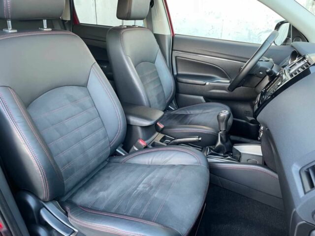 Красный Мицубиси АСХ, объемом двигателя 1.6 л и пробегом 37 тыс. км за 18000 $, фото 10 на Automoto.ua