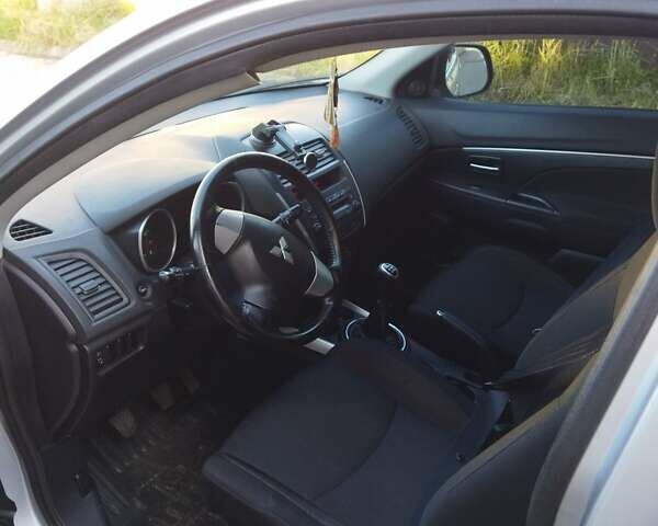Мицубиси АСХ, объемом двигателя 1.59 л и пробегом 139 тыс. км за 10500 $, фото 9 на Automoto.ua
