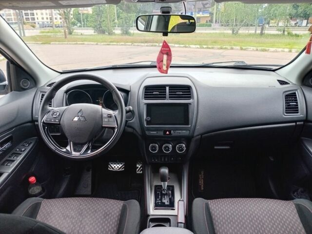 Серый Мицубиси АСХ, объемом двигателя 2 л и пробегом 47 тыс. км за 14500 $, фото 5 на Automoto.ua
